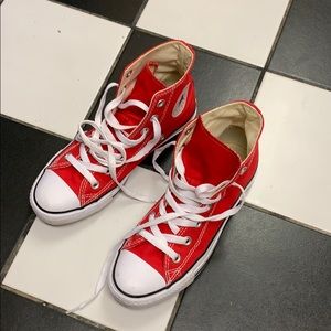 Converse red size US 7